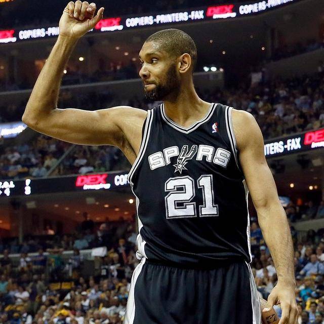 泛亚电竞 -巡光歌词完整版图片打印